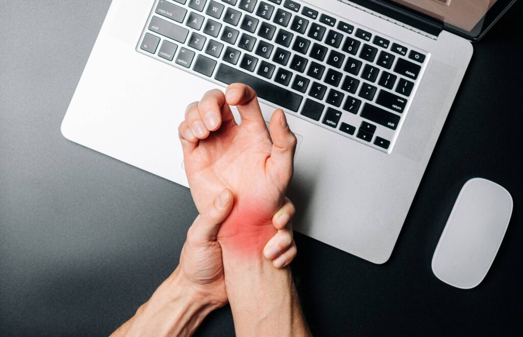 5 Menit Sebelum Buka Laptop, Siku Anda Sudah Aman Seharian